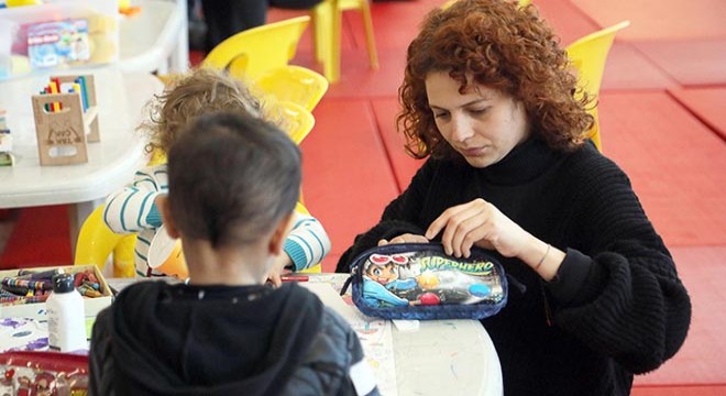 Depremzede çocuklar oyunla moral buluyor