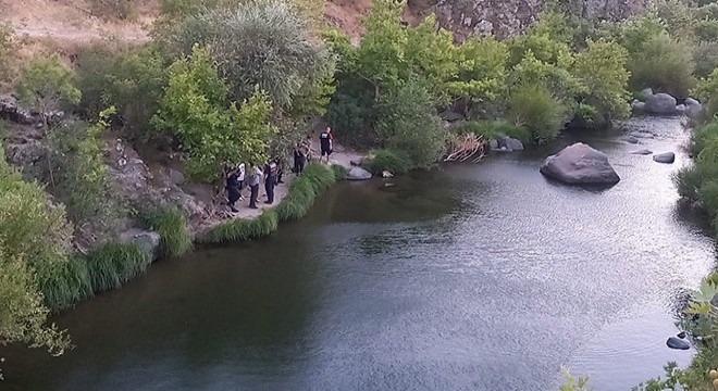 Derede akıntıya kapılan genç öldü