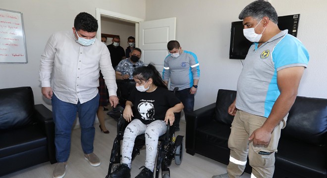 Derya'ya yeni tekerlekli sandalye