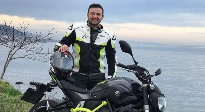 Devrilen motosikletteki özel güvenlik görevlisi öldü
