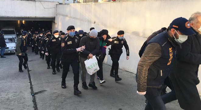 Dijital para dolandırıcılığı şüphelisi 27 kişi adliyeye sevk edildi