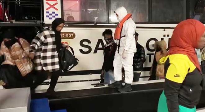Dikili açıklarında 33 kaçak göçmen kurtarıldı