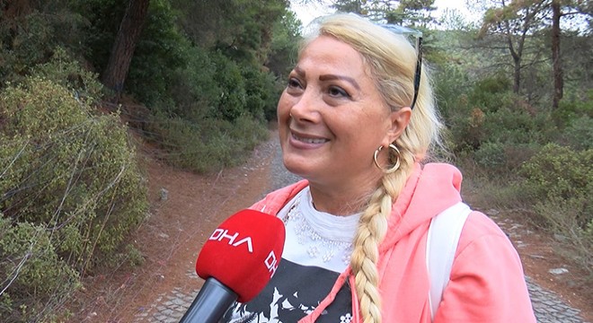 Dileklerinin kabul olması için 202 metre yokuştan Aya Yorgi'ye tırmandılar