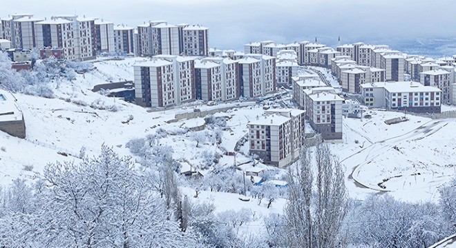 Doğu ve Güneydoğu'da kar yağışı etkili oldu