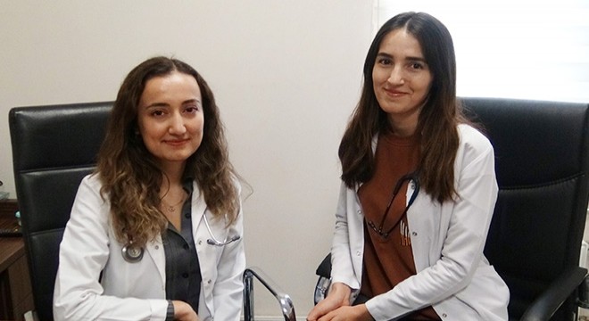 Doktor kardeşler aynı hastanede görev yapıyor