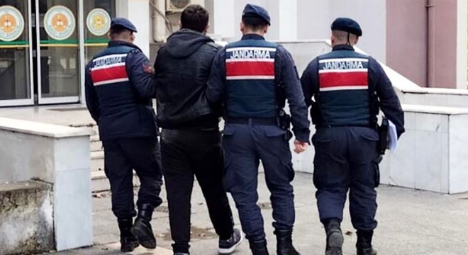 Dolandırıcılık hükümlüsü saklandığı evde yakalandı