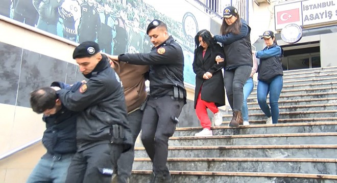 Dolandırıcılık yapan şebeke üyeleri adliyeye sevk edildi