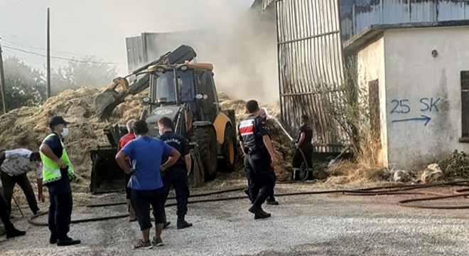 Döşemealtı'nda samanlık yangını