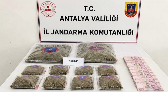 Döşemealtı'nda uyuşturucu operasyonu