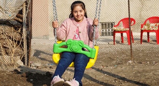 Down sendromlu Ayşe'nin salıncak hayali gerçek oldu