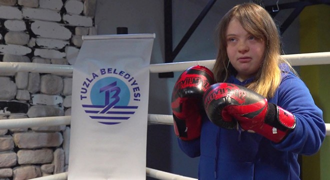 Down sendromlu Sıla, hayata kick boks ile tutunuyor