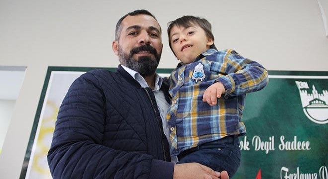 Down sendromlu oğlu için dernek kurdu