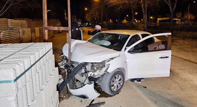 Düğün dönüşü kaza: 1' ağır 3 yaralı