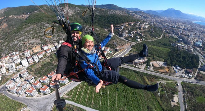 Dünyayı gezen Japon gezgin, Alanya yı havadan seyretti