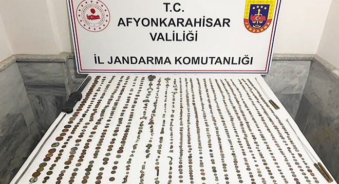 Durdurulan araçta tarihi eser bulundu