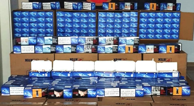 Durdurulan araçtan kaçak makaron çıktı