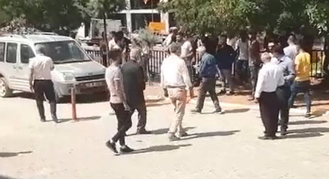 Duvar yıkımı sırasında patlama: 3 yaralı