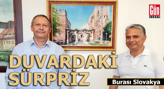 Duvardaki sürpriz