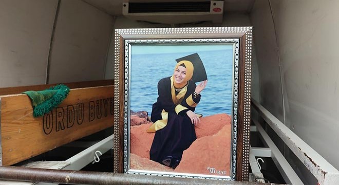 Eda Nur öğretmen ve imam eşi son yolculuklarına uğurlandı