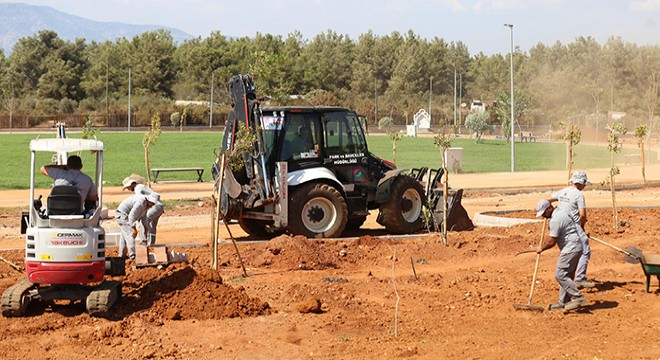 Edip Akbayram Duacı Gençlik Parkı’nda peyzaj düzenlemesi