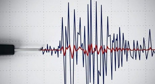 Ege Denizi’ndeki deprem 3 ilde hissedildi