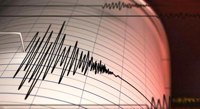 Ege Denizi nde 4 büyüklüğünde deprem