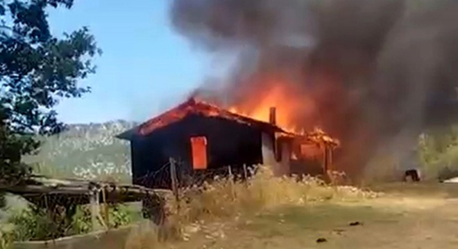 Eğirdir de ev yangını