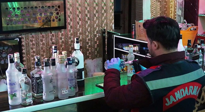 Eğlence mekanına 'uyuşturucu' baskını: 8 gözaltı