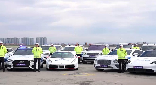 Ele geçirilen 23 araç İstanbul Emniyet Müdürlüğü'ne verildi