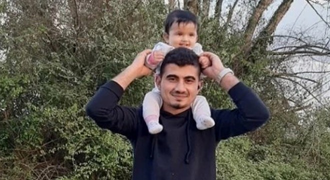 Elektrik direğine çarpan otomobilin sürücüsü öldü