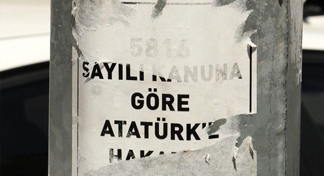 Elektrik direklerine yapıştırılan o çıkartmalara inceleme