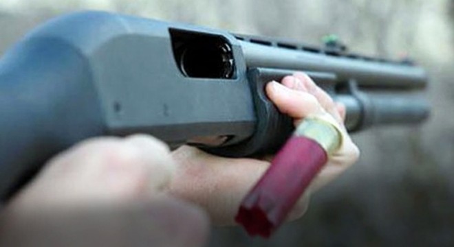 Elinde otomatik tüfekle karakola gidip, cinayet işlediğini söyledi