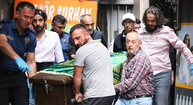 Elindeki tüfek ateş alınca boynundan vurulup öldü