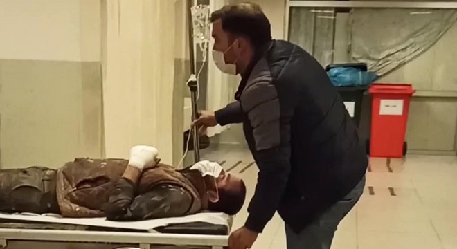 Elini ahşap kesim makinesine kaptıran işçinin parmakları koptu