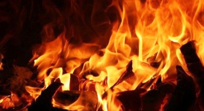 Elmalı'da ev yangını