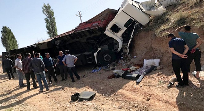 Elmalı'da kaza: 2 yaralı