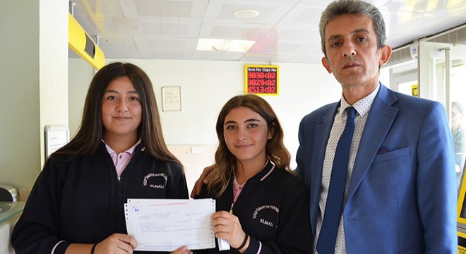 Elmalı'da öğrencilerden Mehmetçiğe mektup