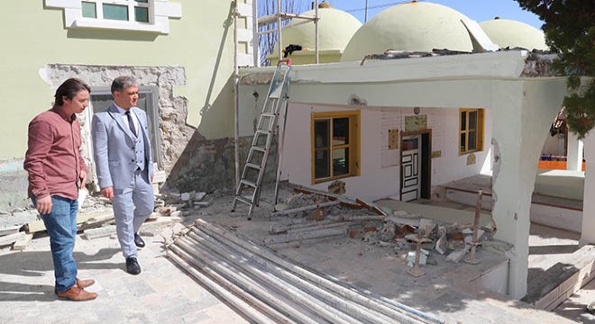 Elmalı türbelerinde restorasyon