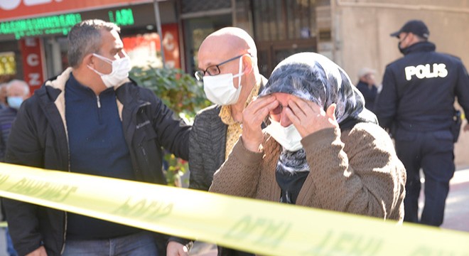 Emekli astsubay, eşini öldürüp intihar etti