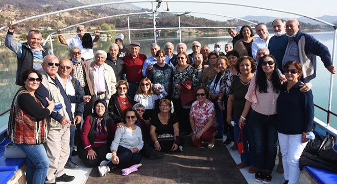 Emekli öğretmenlerin 48'inci yıl buluşması