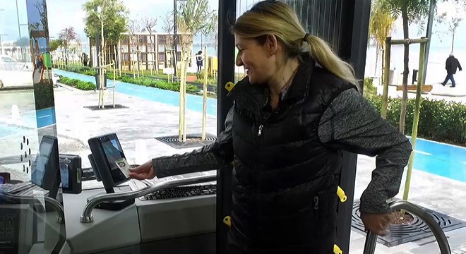 Emekli ve eşleri, Antalya'da indirimli seyahat ediyor