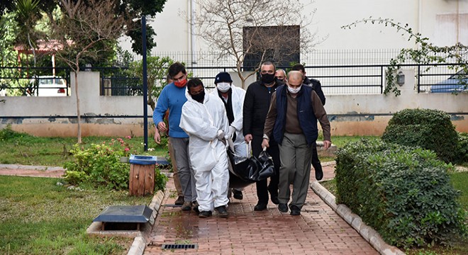 Emekli öğretmen evinde fenalaşıp, öldü