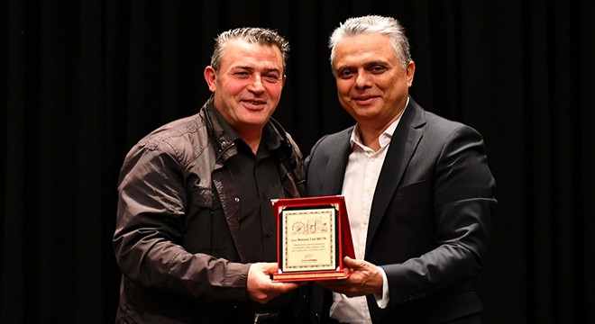 Emekli personele plaket