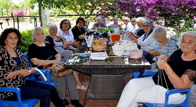 Emekliler Yaşlı Evi'nde üretiyor