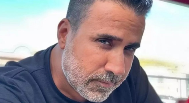 Emrah sahnede hüngür hüngür ağladı