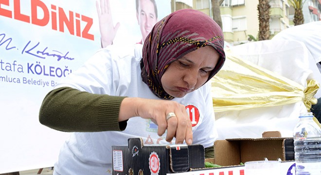 En çok acı biberi yemek için yarıştılar