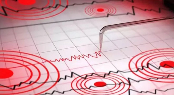 Endonezya'da 7.7 büyüklüğünde deprem: 20 ölü