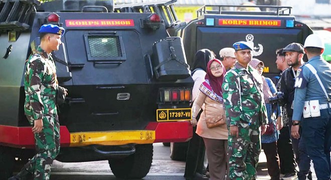 Endonezya da camide patlama: 54 yaralı