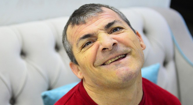 Engelleri aşıp, 25'inci sanat yılını doldurdu