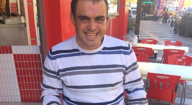 Engelli Hüseyin'e, esnaftan caddede doğum günü sürprizi